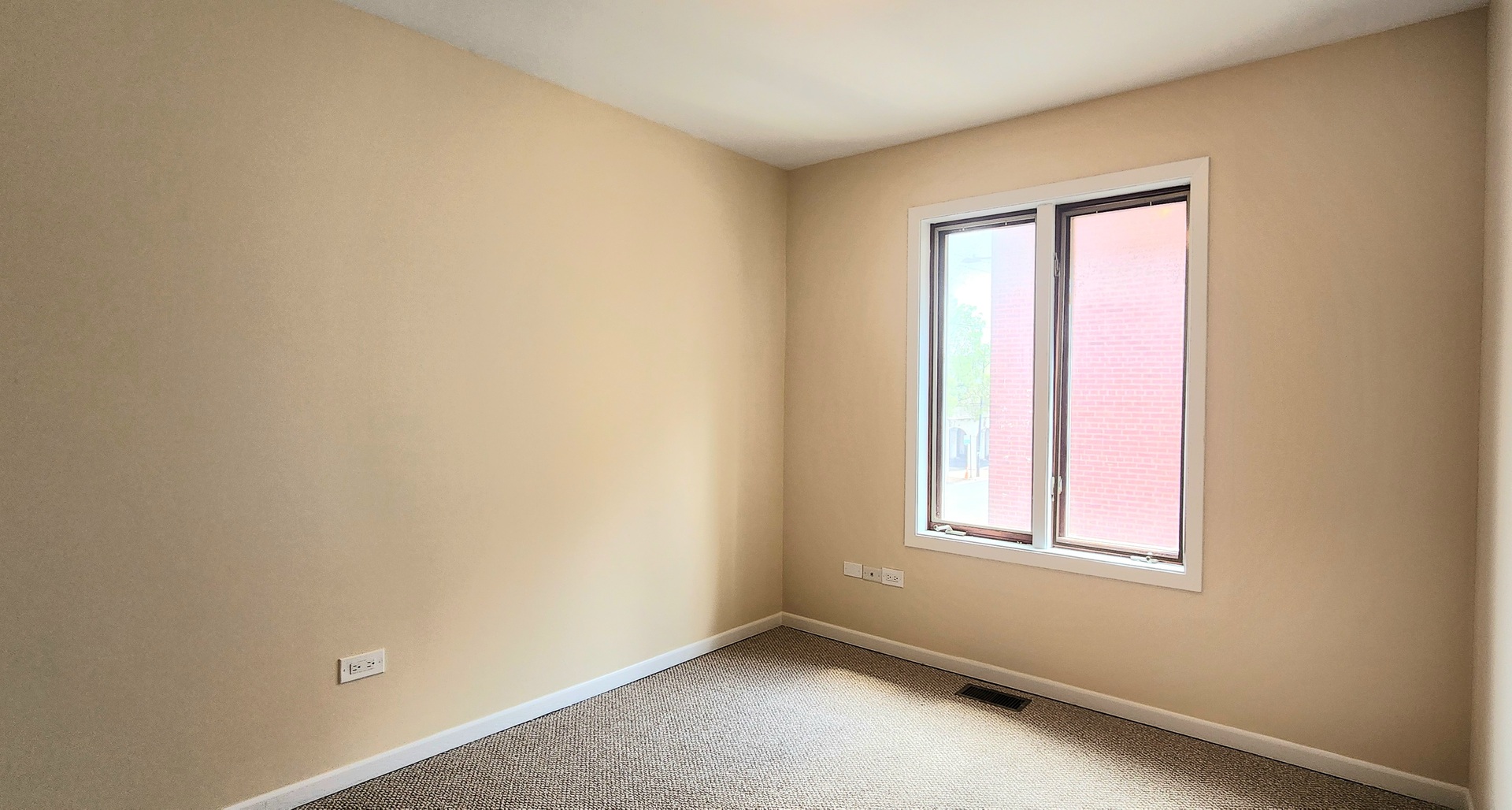 2338 S Canal St Property Photo 23