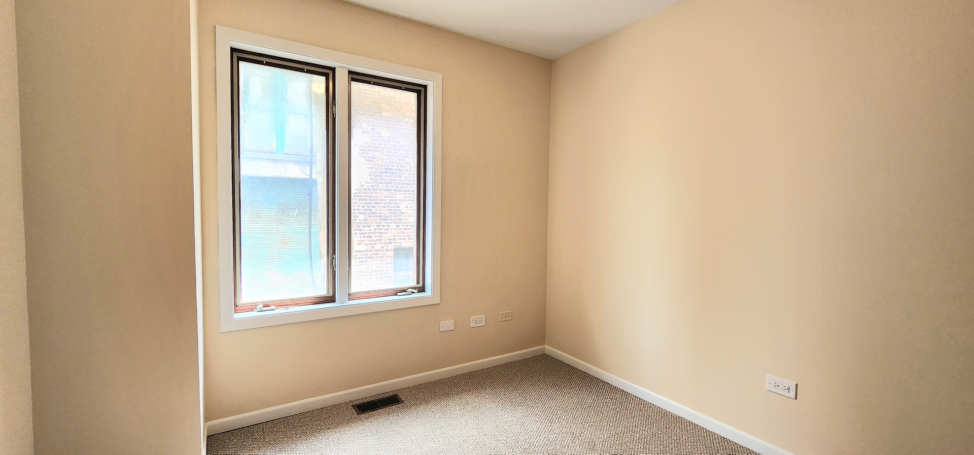 2338 S Canal St Property Photo 25