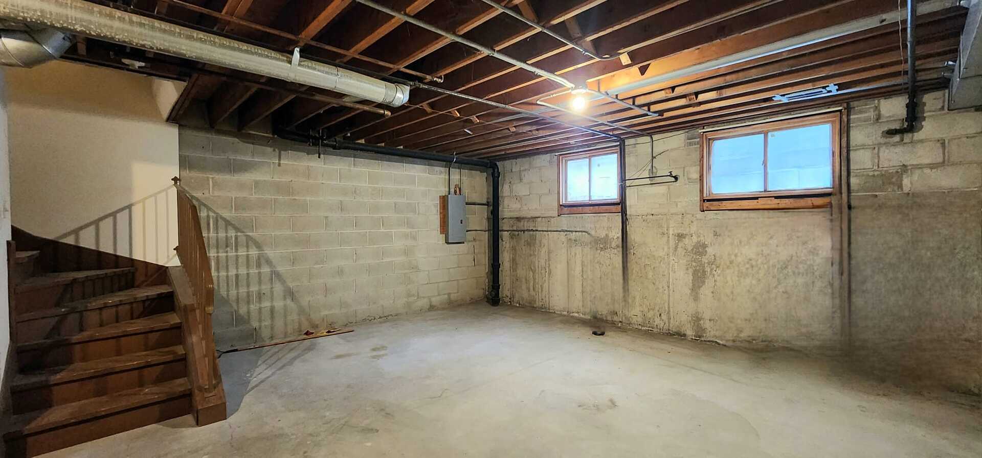 2338 S Canal St Property Photo 27