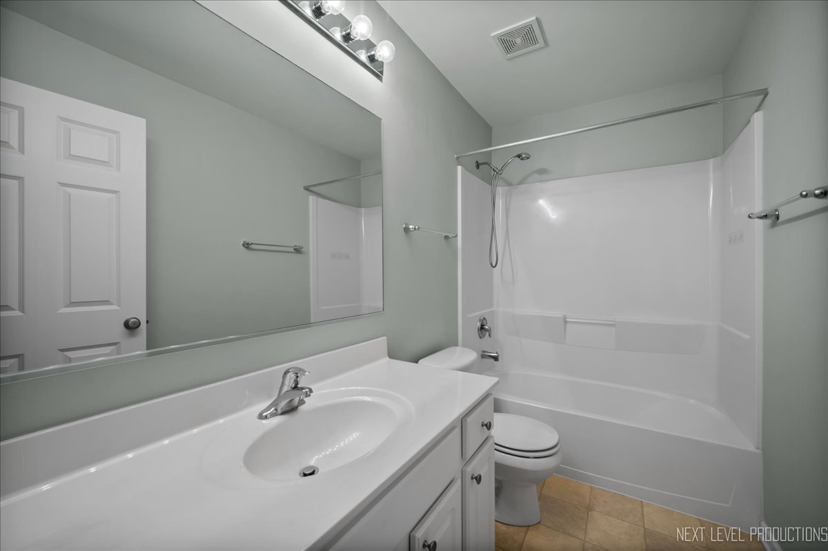 1218 Mariemont Road C Property Photo 18
