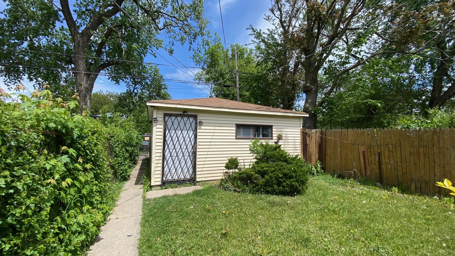 1040 W 104th Street Property Photo 15