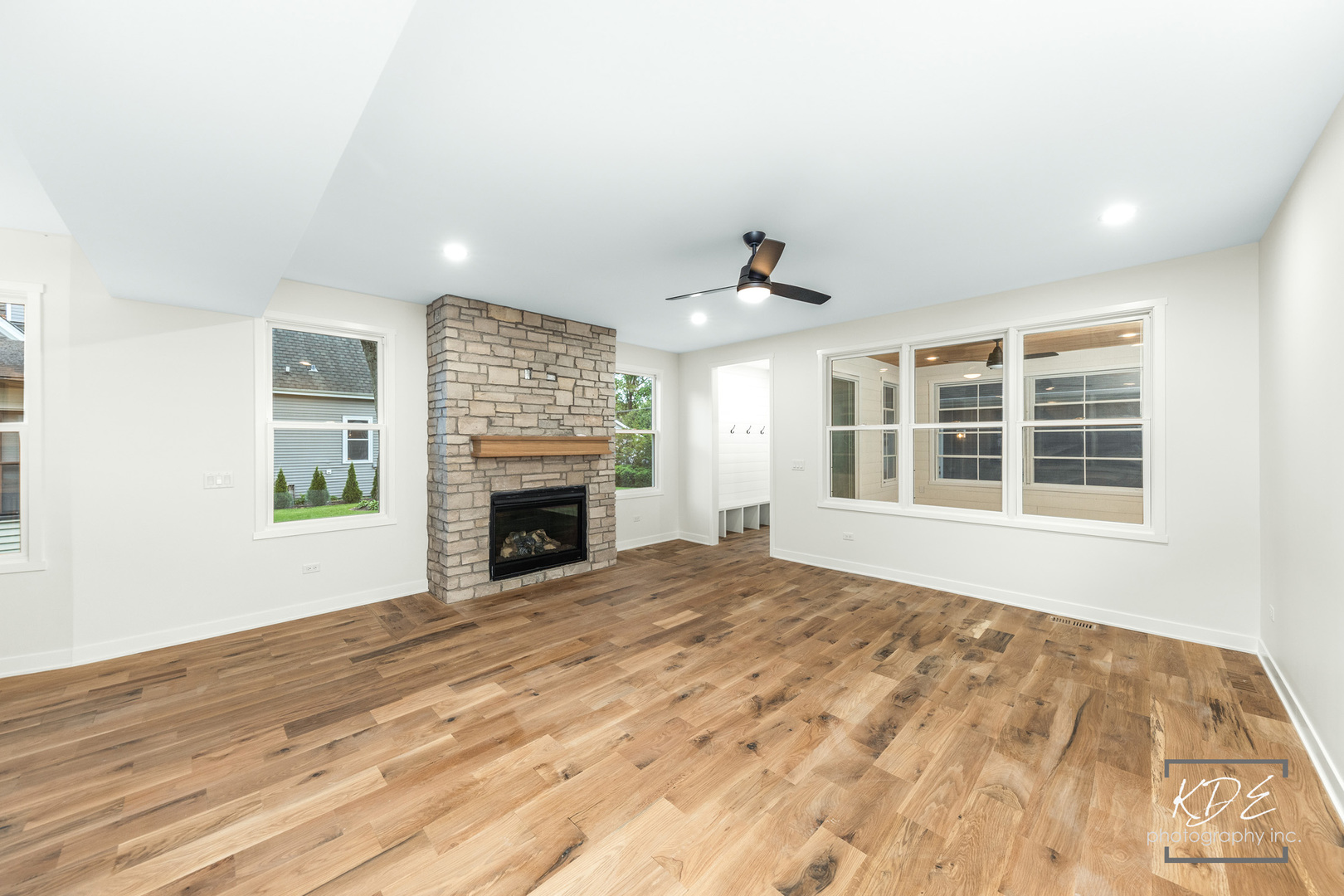 715 N Brainard Street Property Photo 17