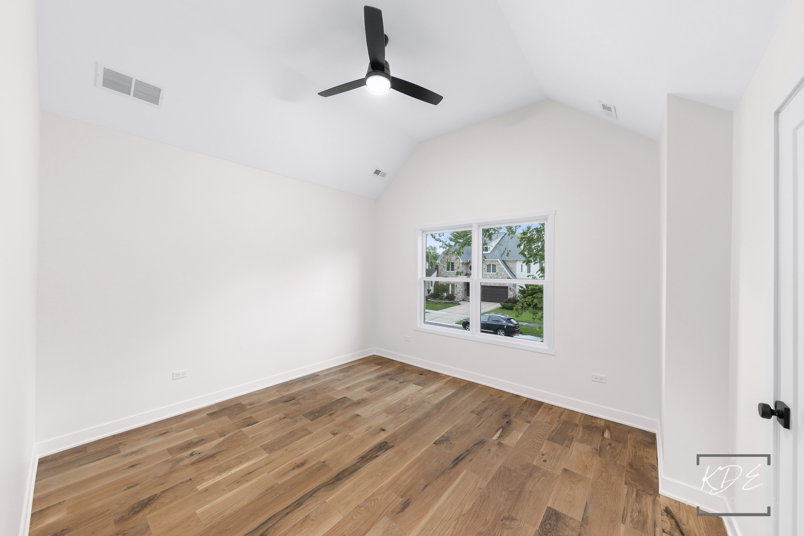 715 N Brainard Street Property Photo 23
