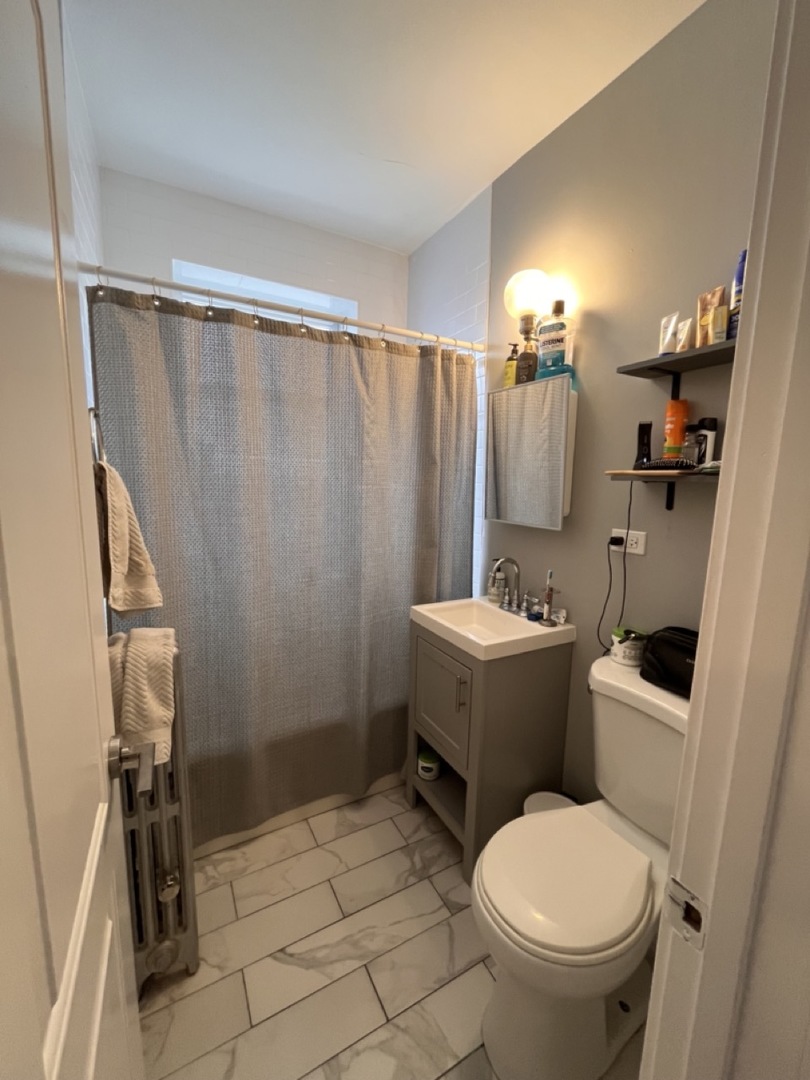 5920 N Ridge Ave Property Photo 9