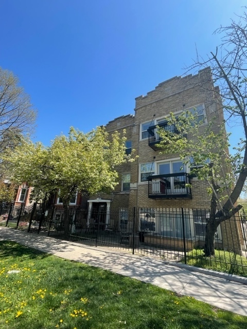2501 N Drake Avenue Property Photo 1