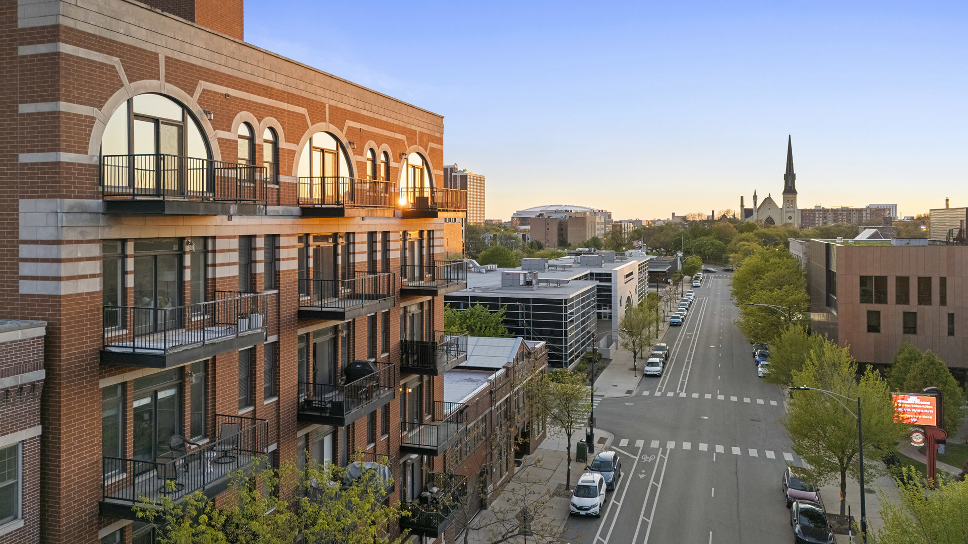 1355 W Washington Boulevard 4d Property Photo 2