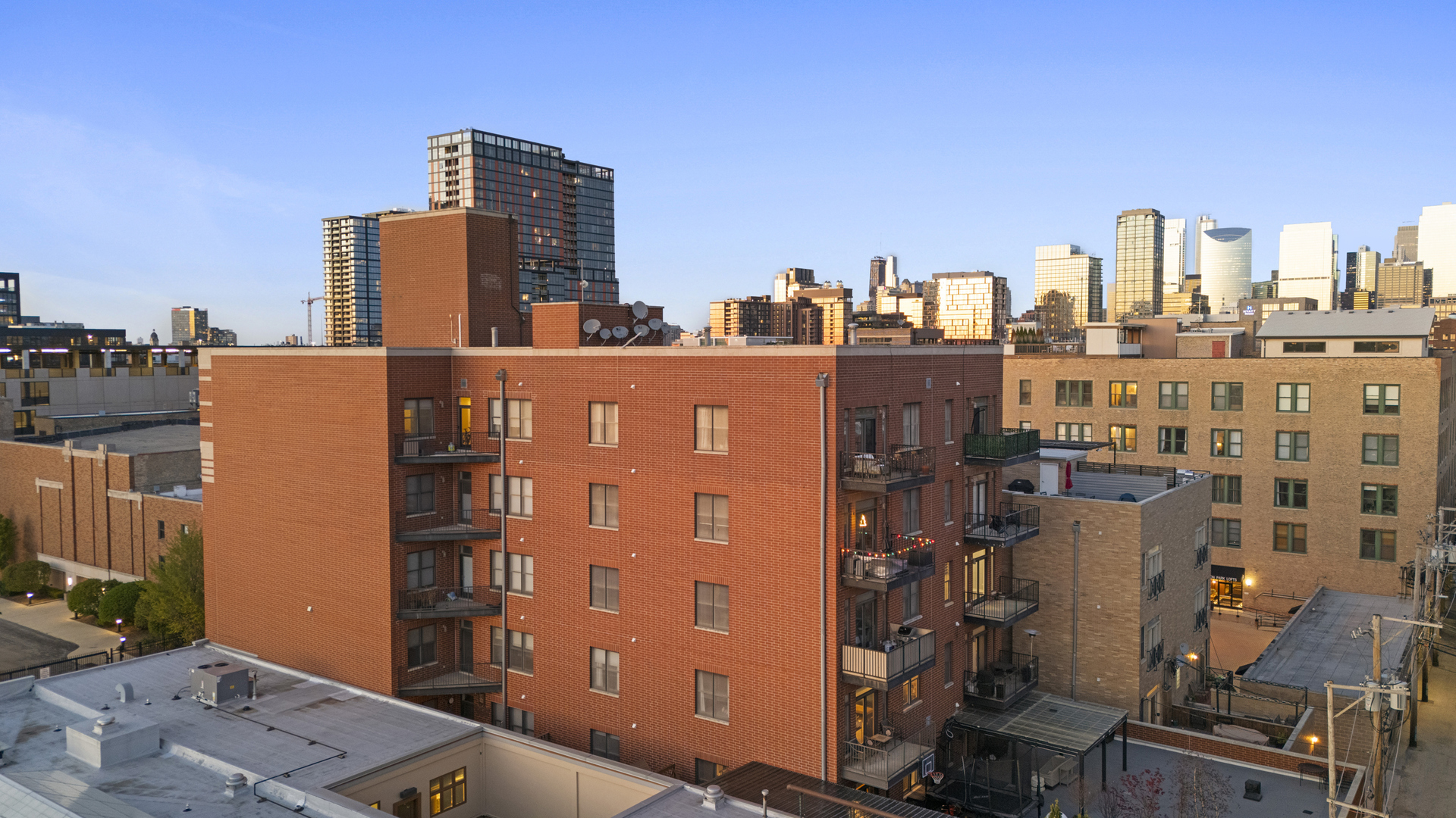 1355 W Washington Boulevard 4d Property Photo 9