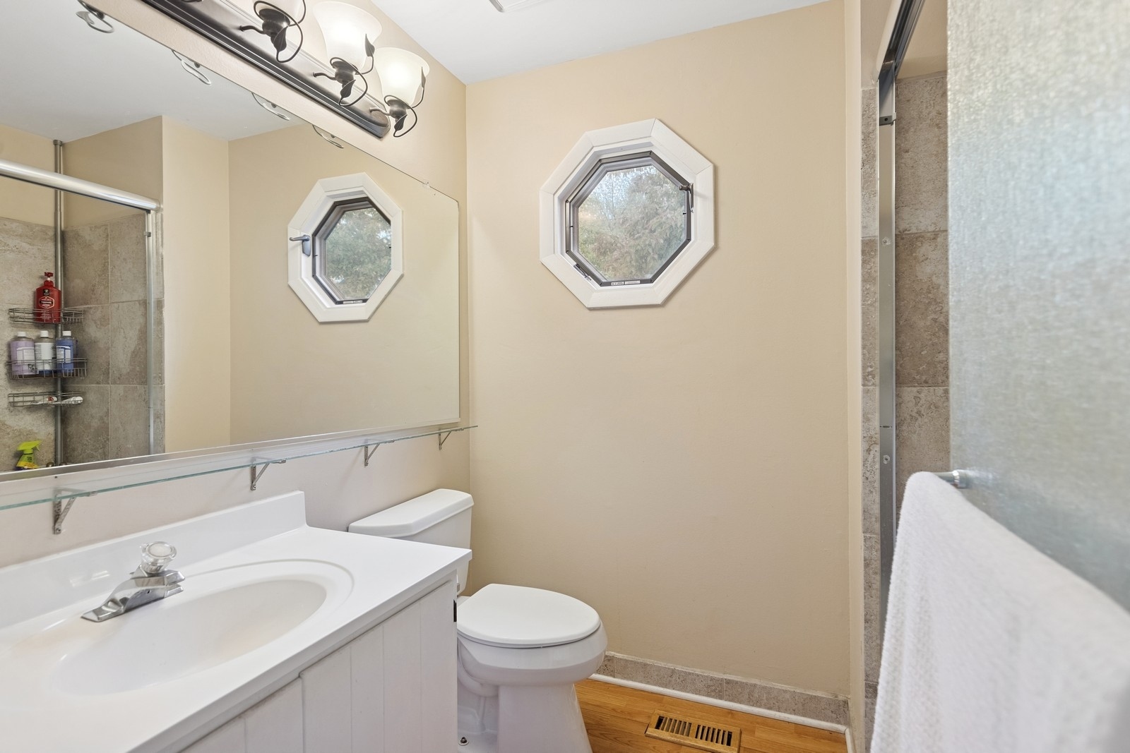 122 E Sherman Street Property Photo 10