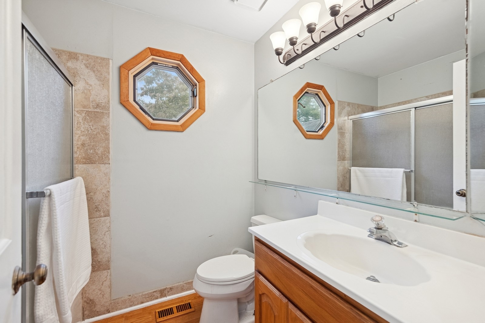 122 E Sherman Street Property Photo 13
