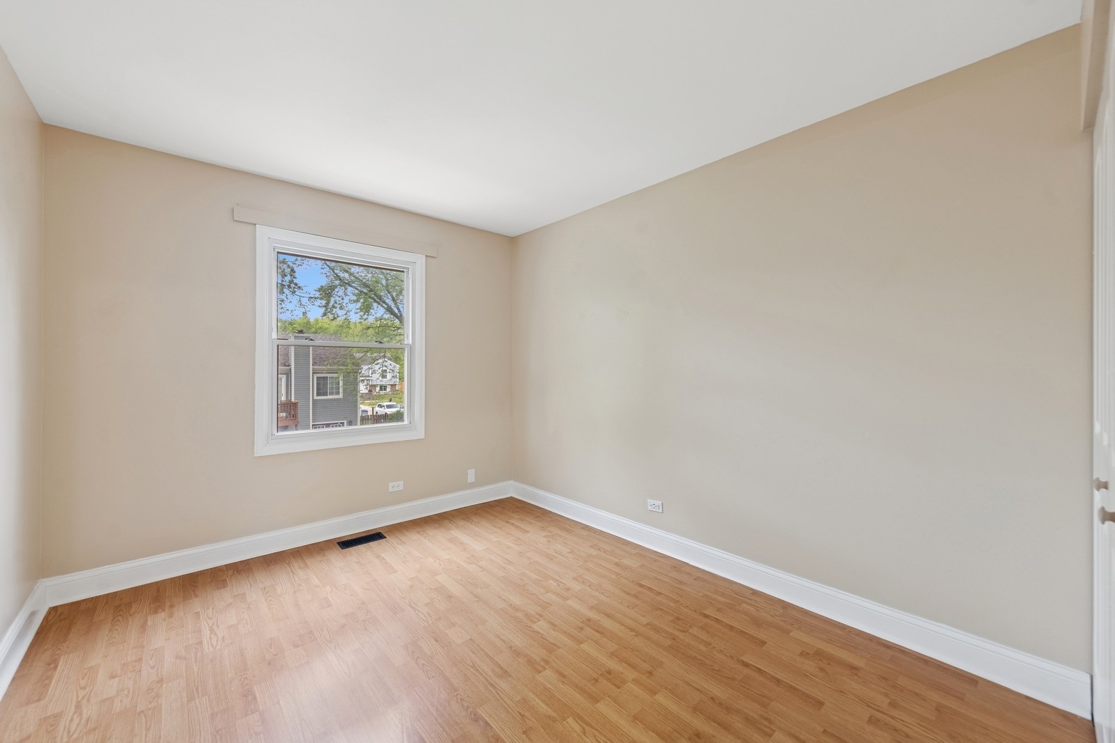 122 E Sherman Street Property Photo 14