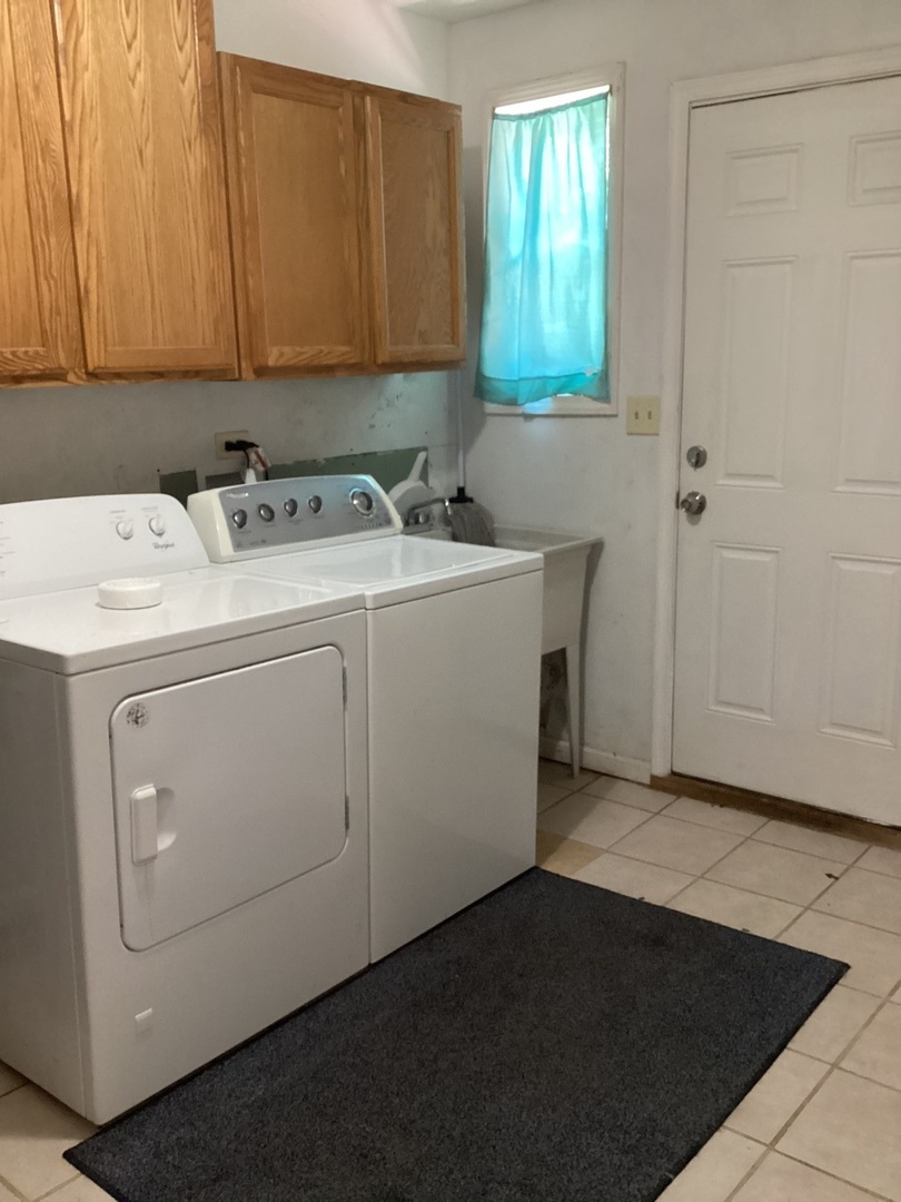 237 Marquette St Property Photo 14