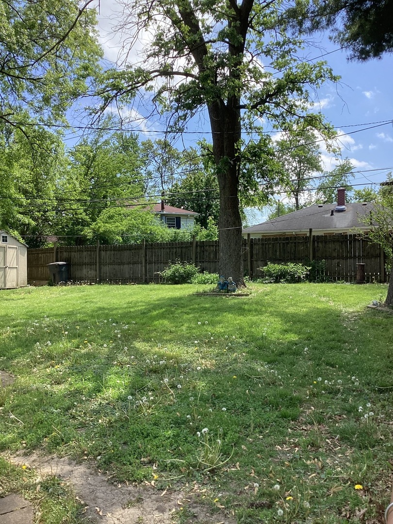 237 Marquette St Property Photo 16