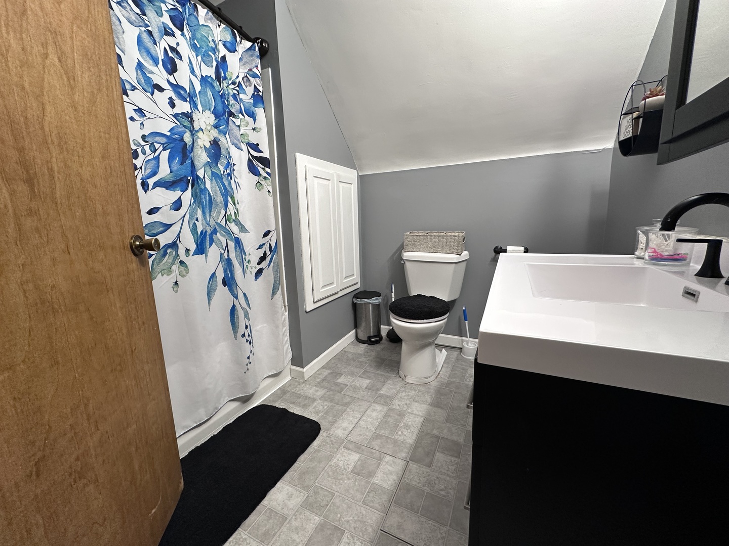 910 Locust Street Property Photo 18