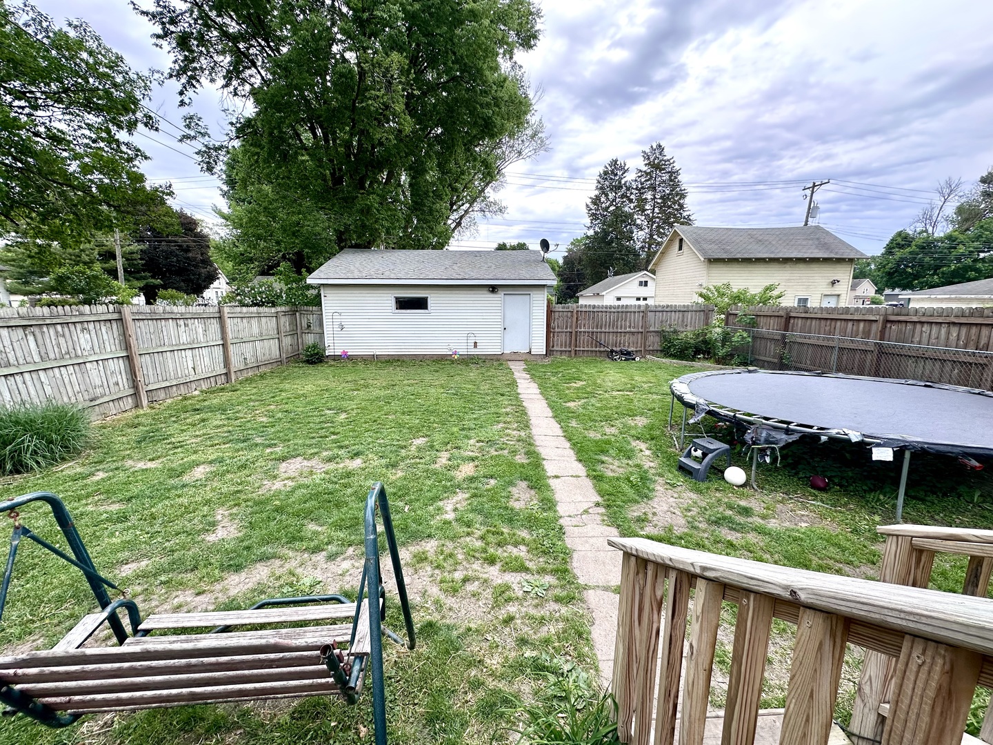 910 Locust Street Property Photo 23