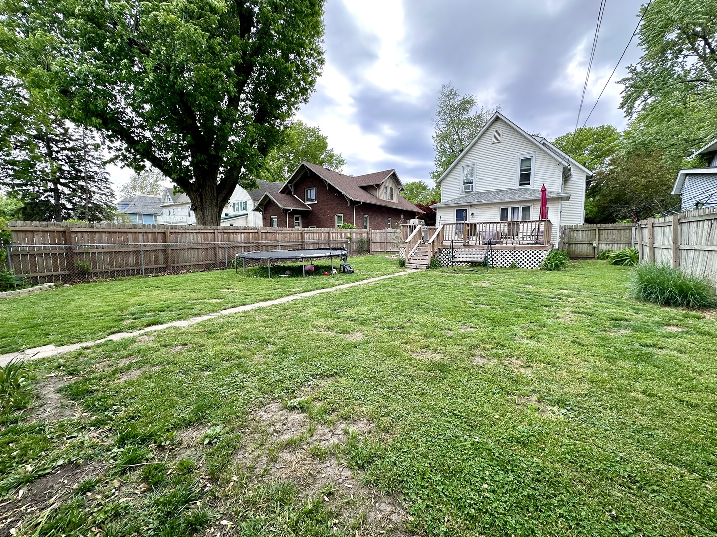 910 Locust Street Property Photo 24