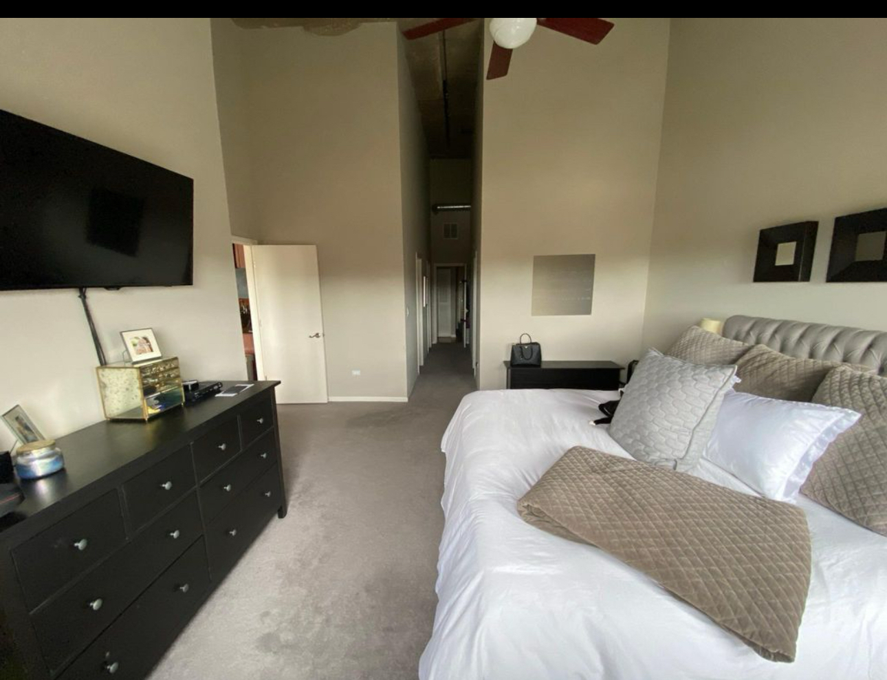 755 N Larrabee St Property Photo 11
