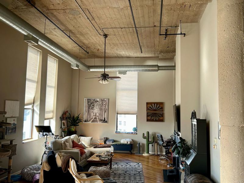 755 N Larrabee St Property Photo 18