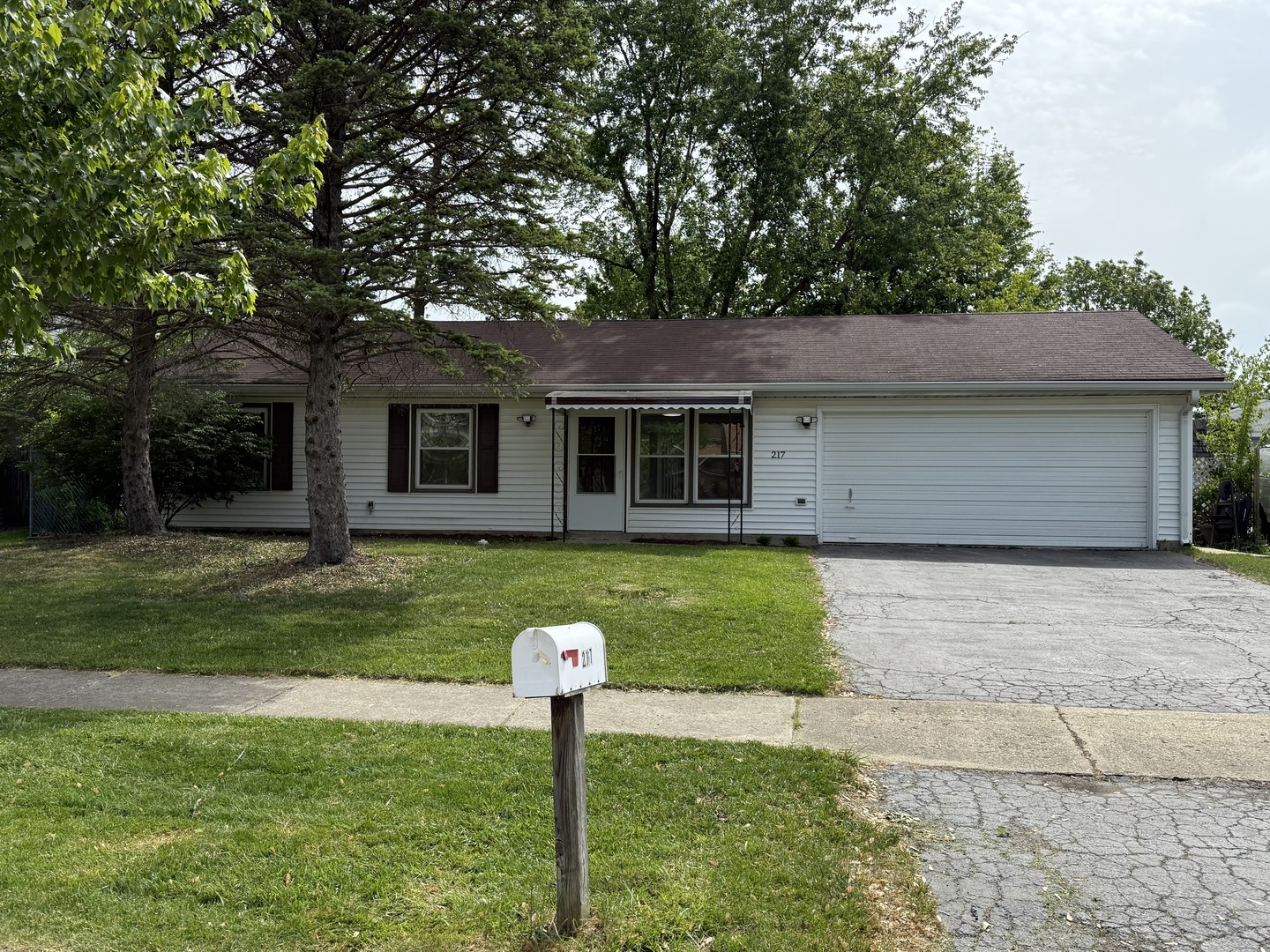 217 Davis Lane Property Photo 1
