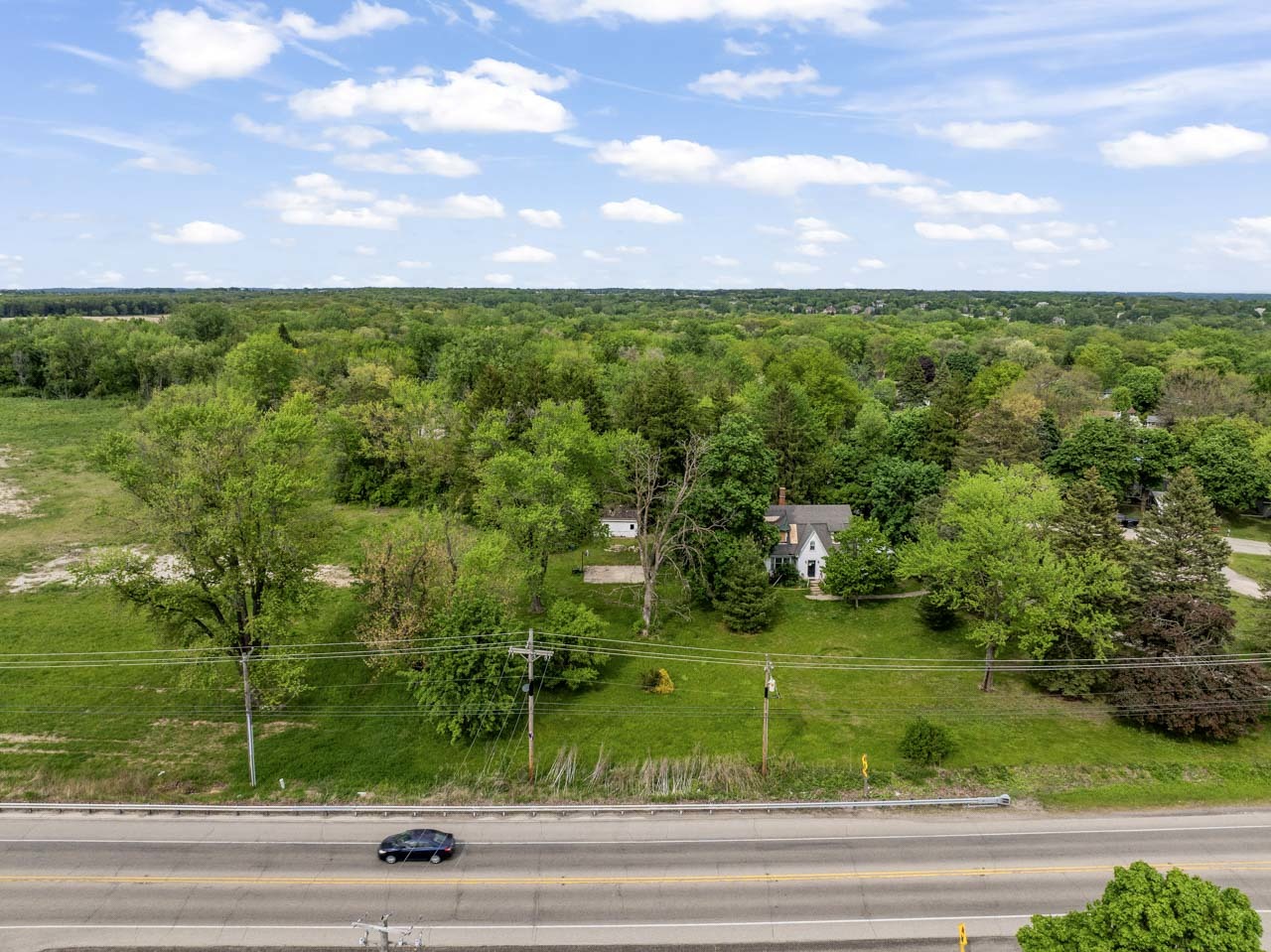 3702 N Richmond Road Property Photo 5