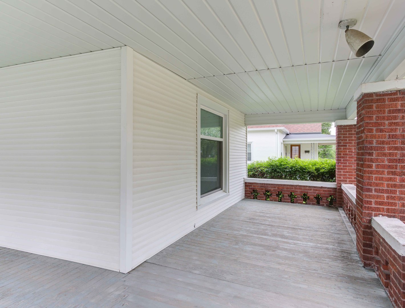 206 N Pine St Property Photo 3