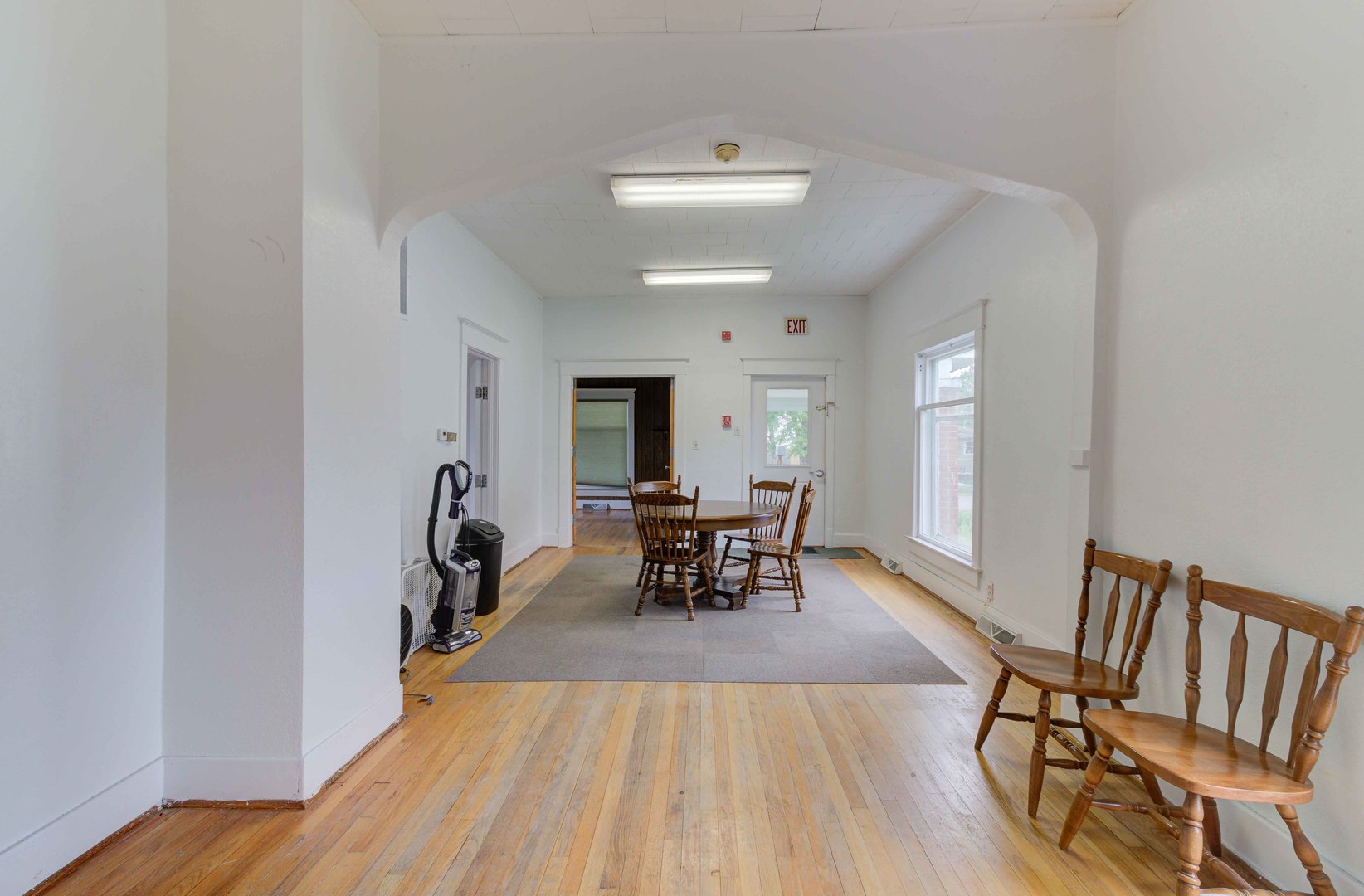 206 N Pine St Property Photo 8