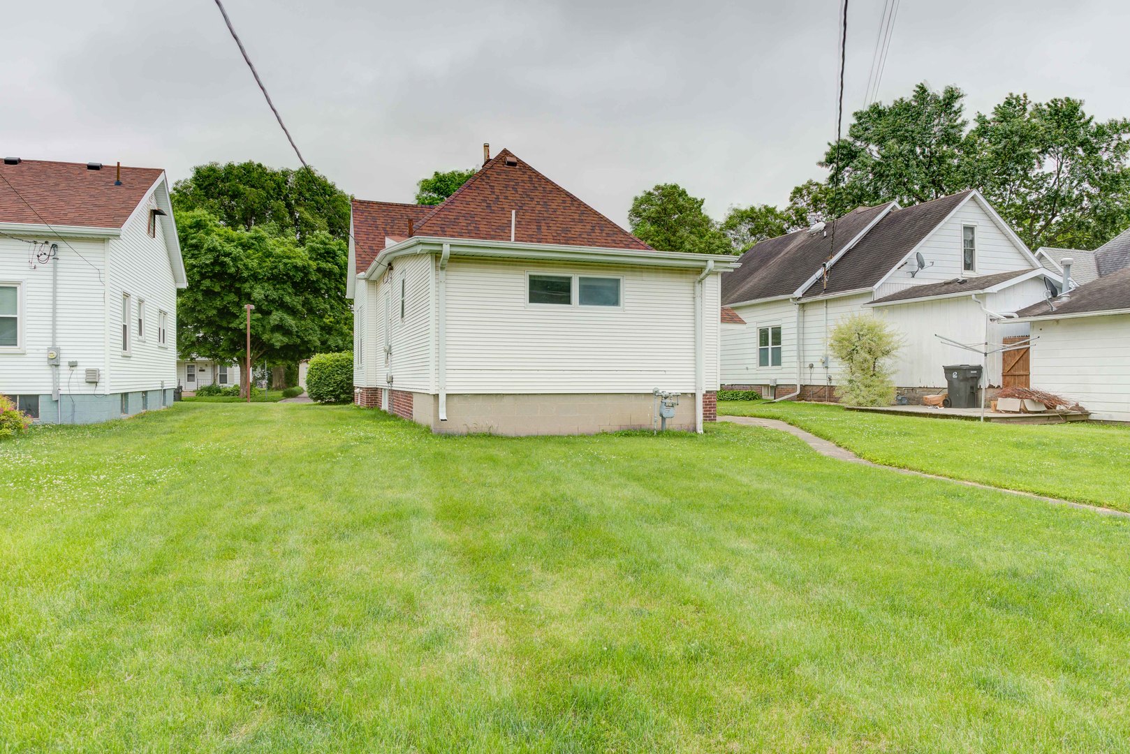 206 N Pine St Property Photo 16