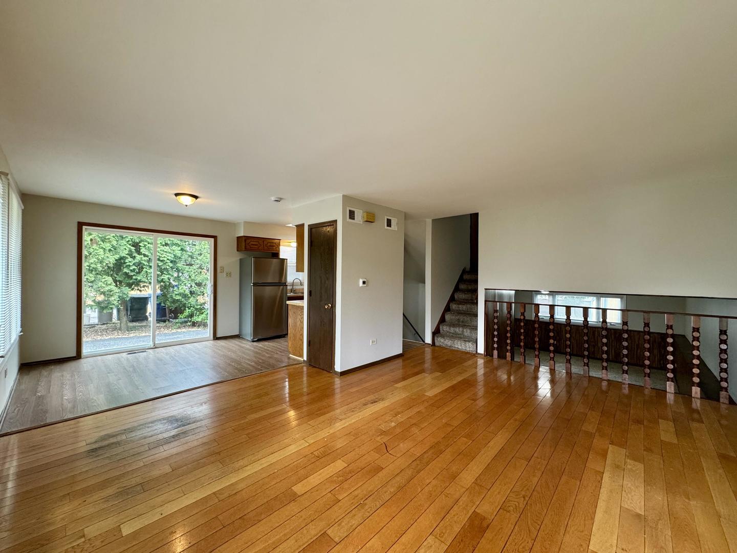 16104 Oak Avenue Property Photo 3