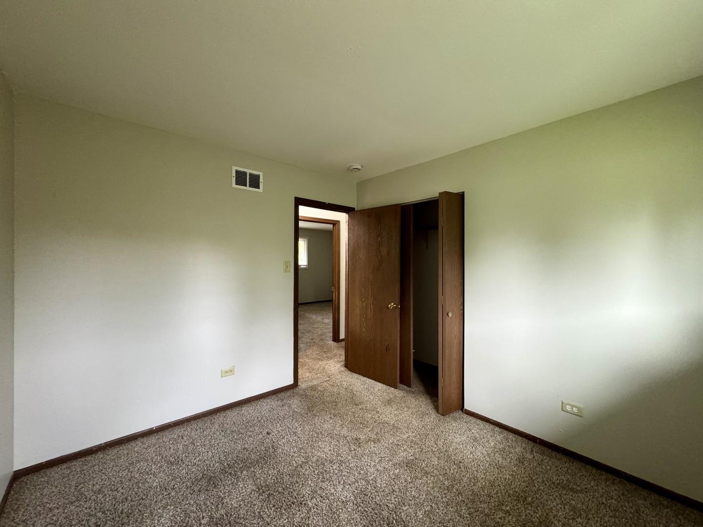 16104 Oak Avenue Property Photo 18