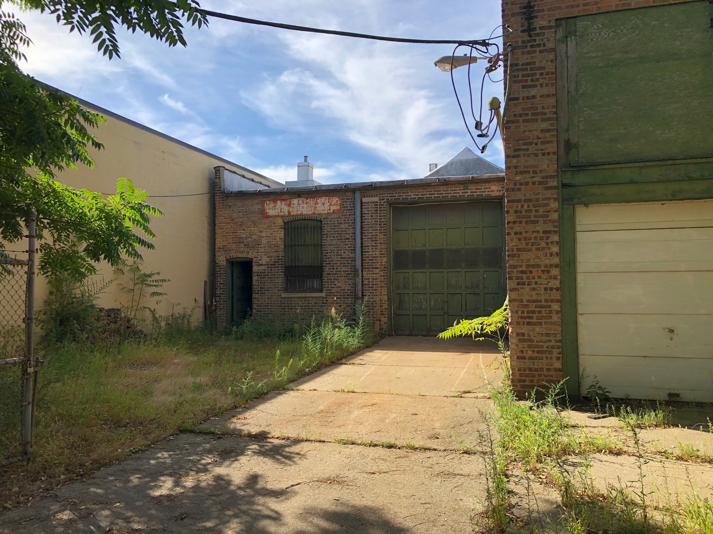 3128 W Grand Avenue Property Photo 4