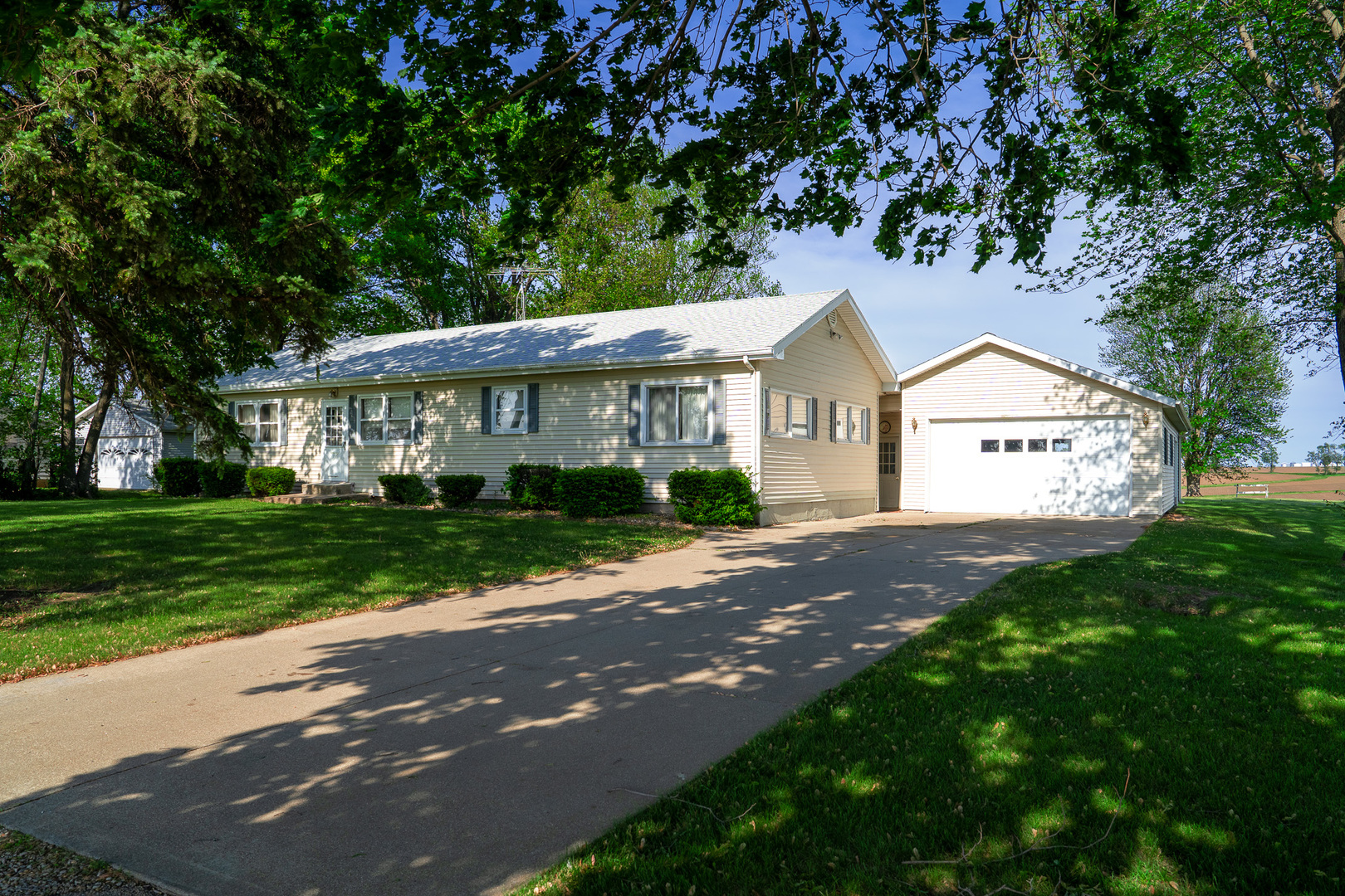 2056 Peek Home Road Property Photo 1