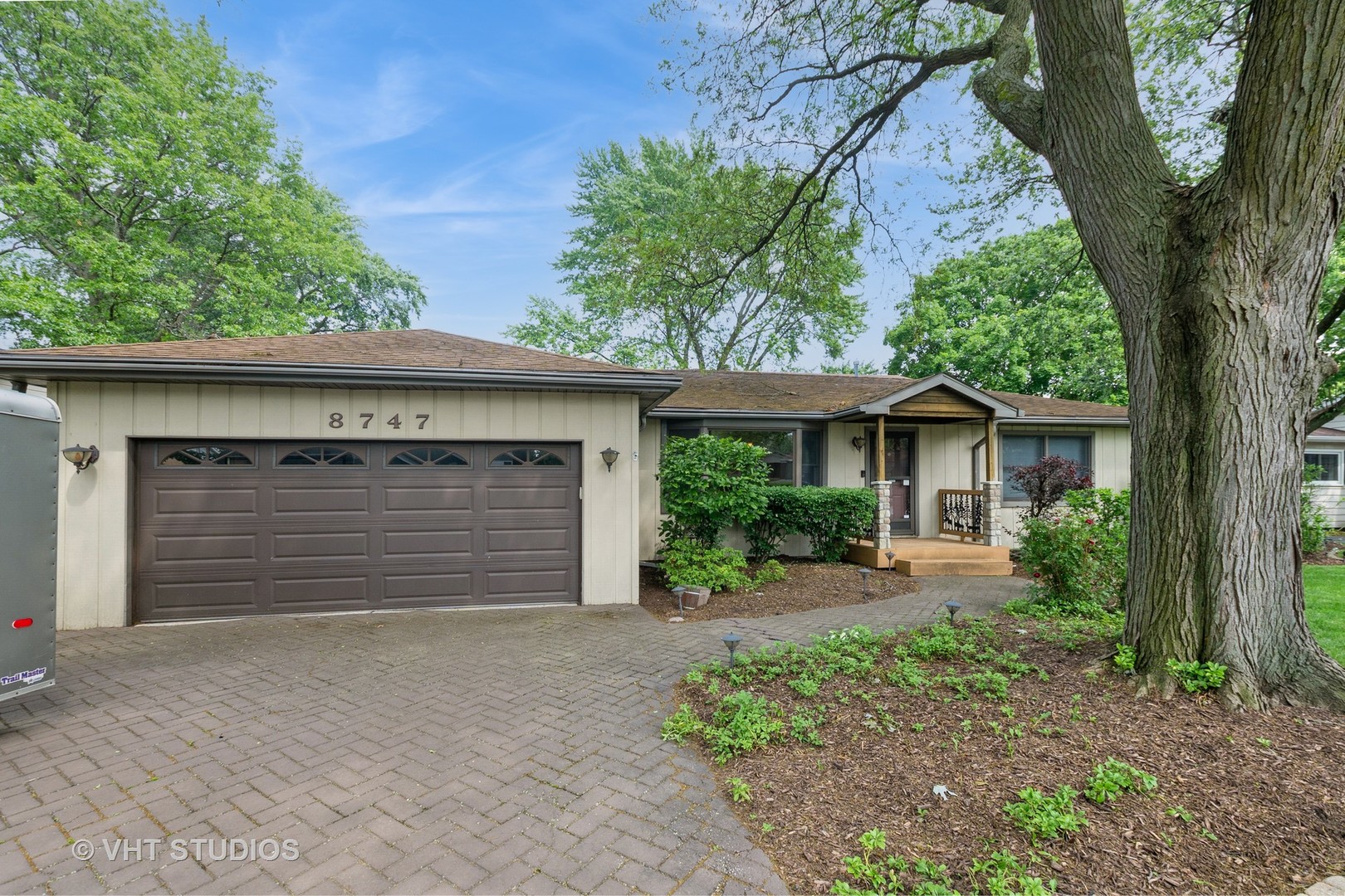 8747 Merrimac Avenue Property Photo 1