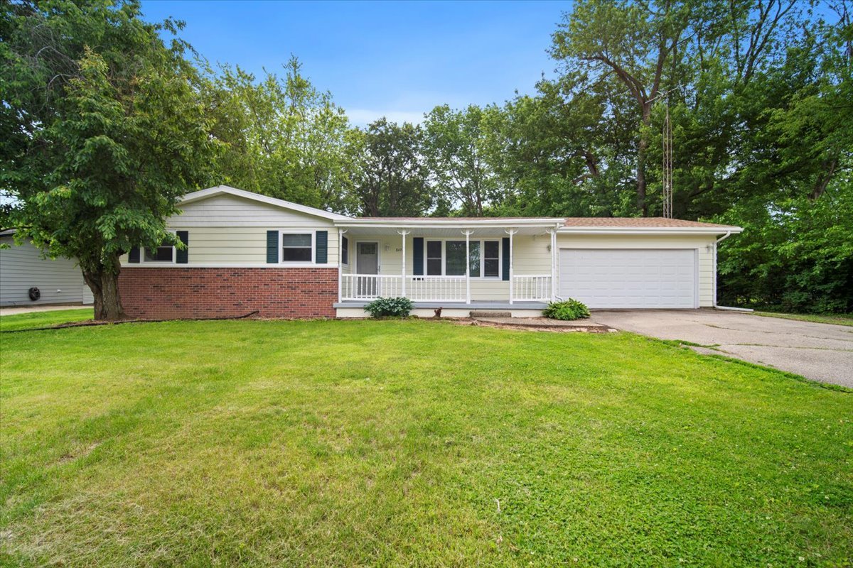 8491 Surrey Circle Property Photo 1