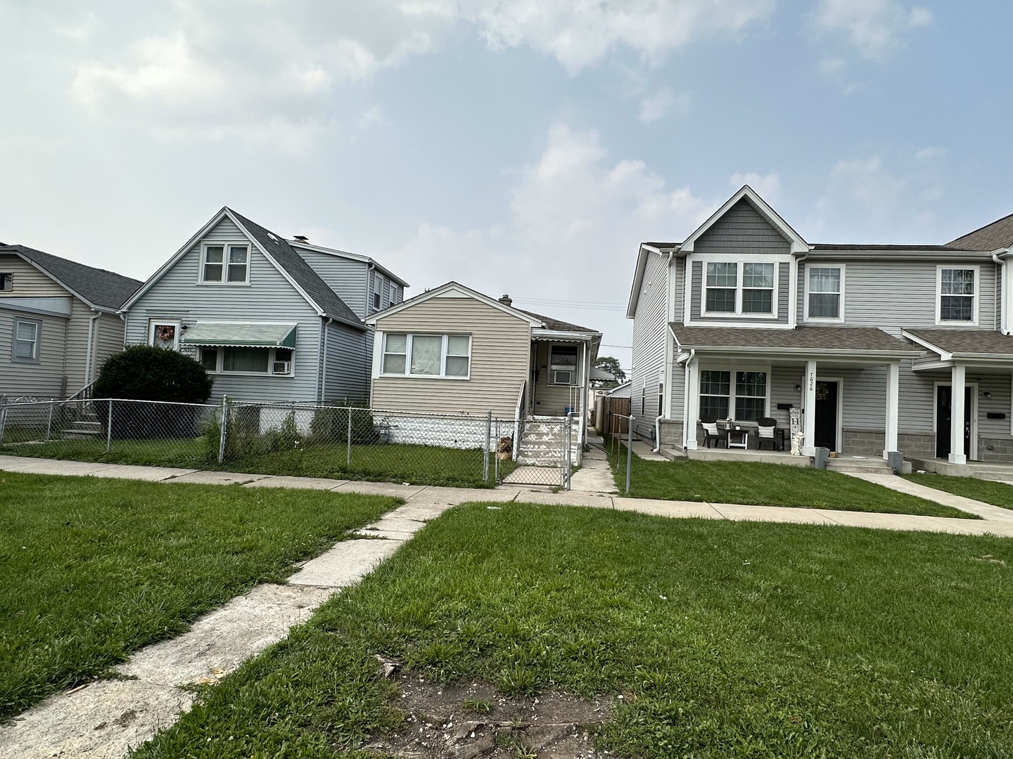 7634 W 63rd Place Property Photo 1