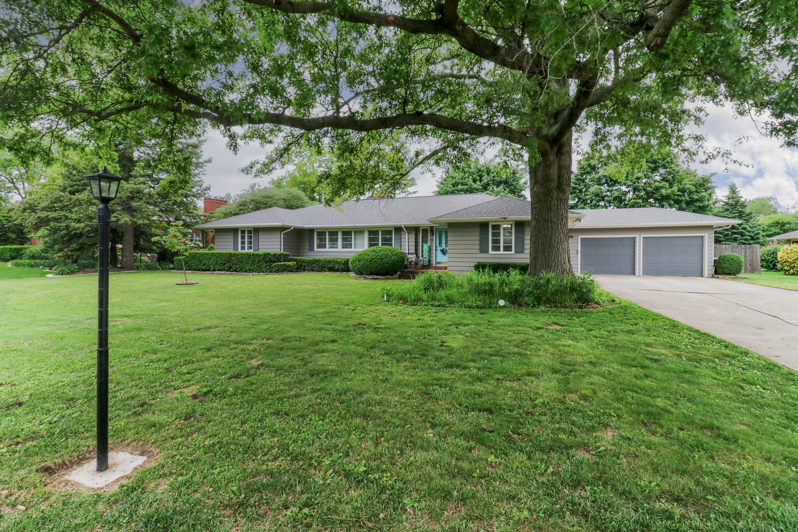 2106 E Taylor Street Property Photo 1