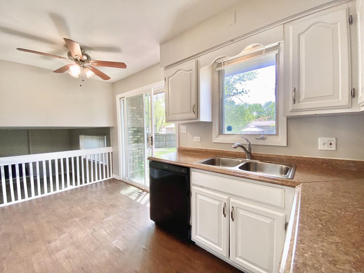22962 Bruce Drive Property Photo 5