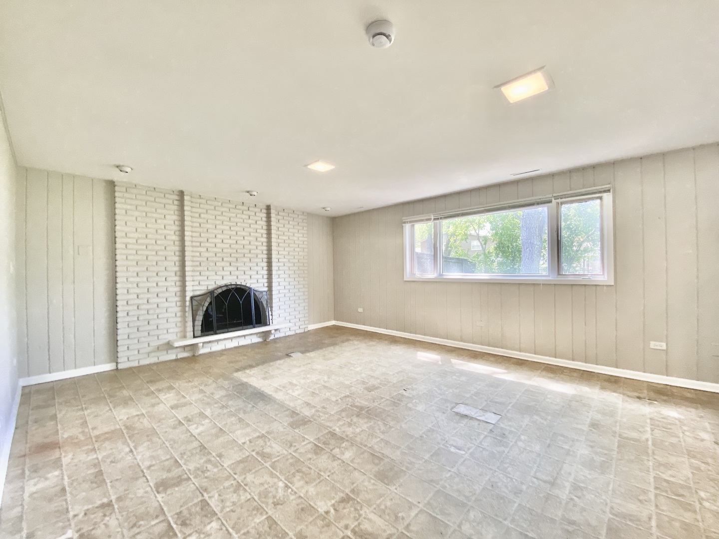 22962 Bruce Drive Property Photo 16
