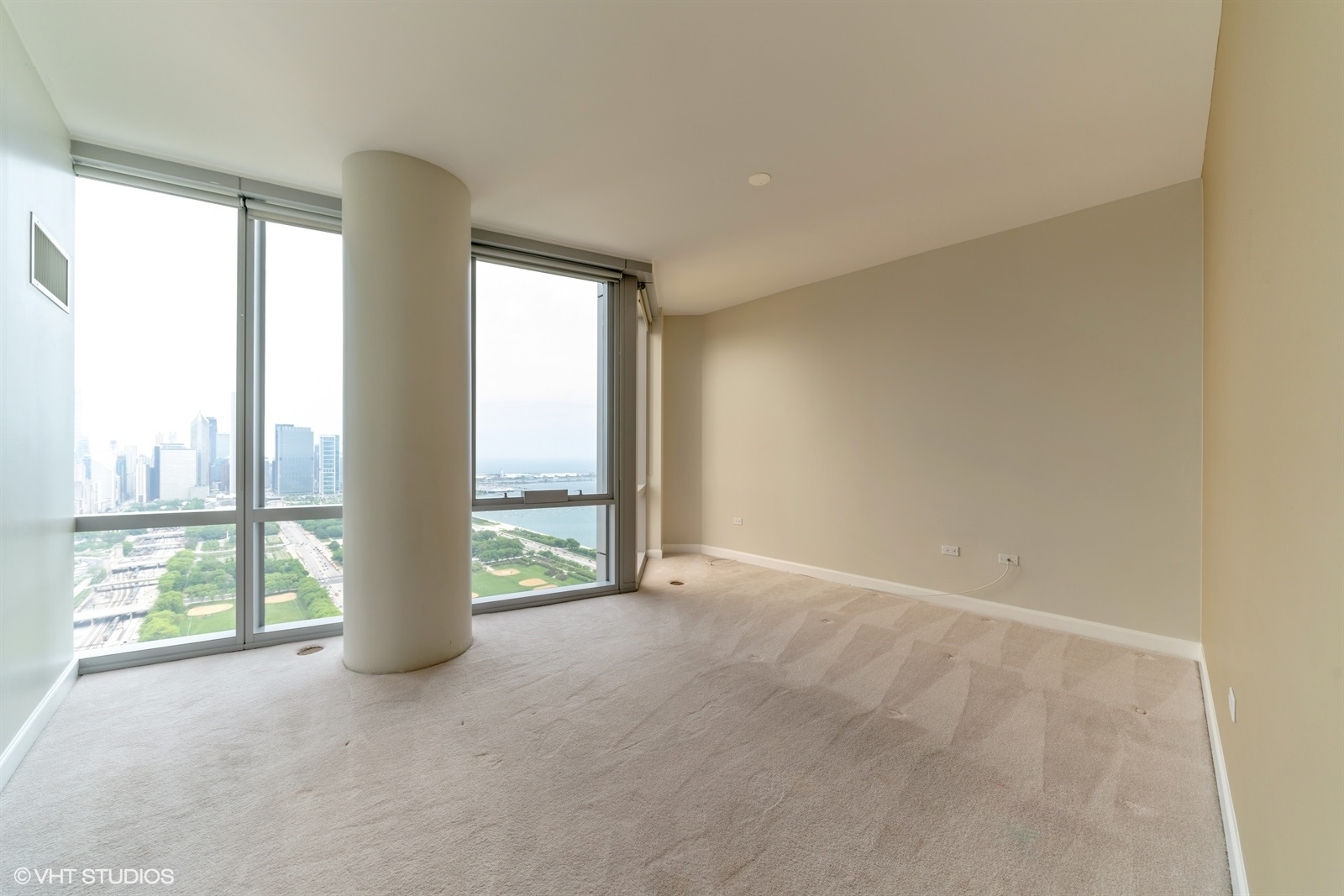 1211 S Prairie Ave Property Photo 6