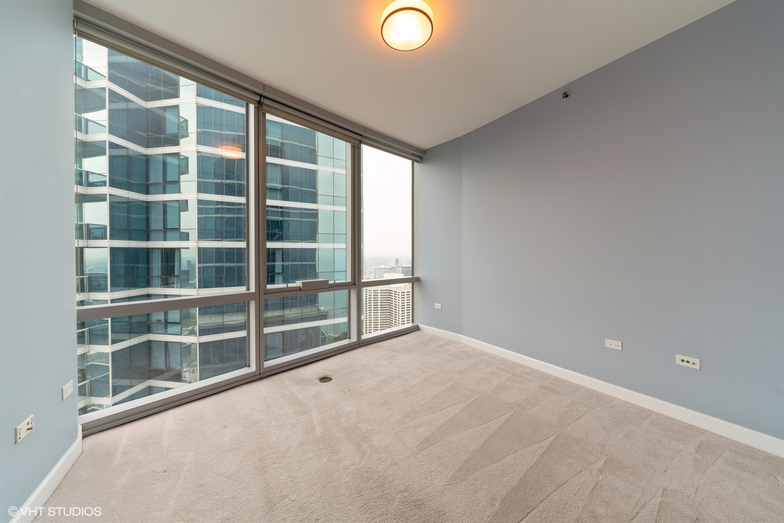 1211 S Prairie Ave Property Photo 10