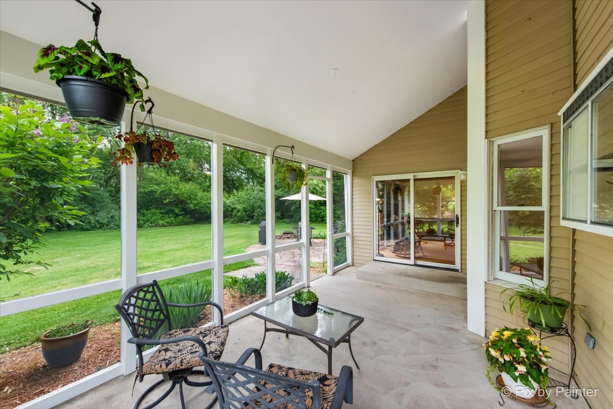 39 W539 Deer Run Dr Property Photo 11
