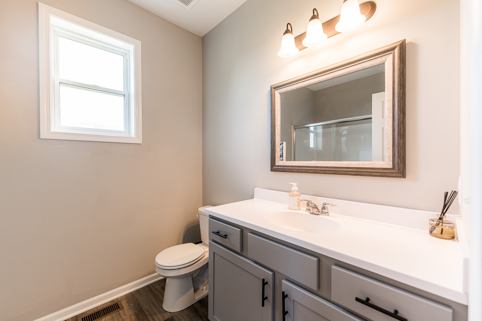 492 S Hampstead Street Property Photo 19