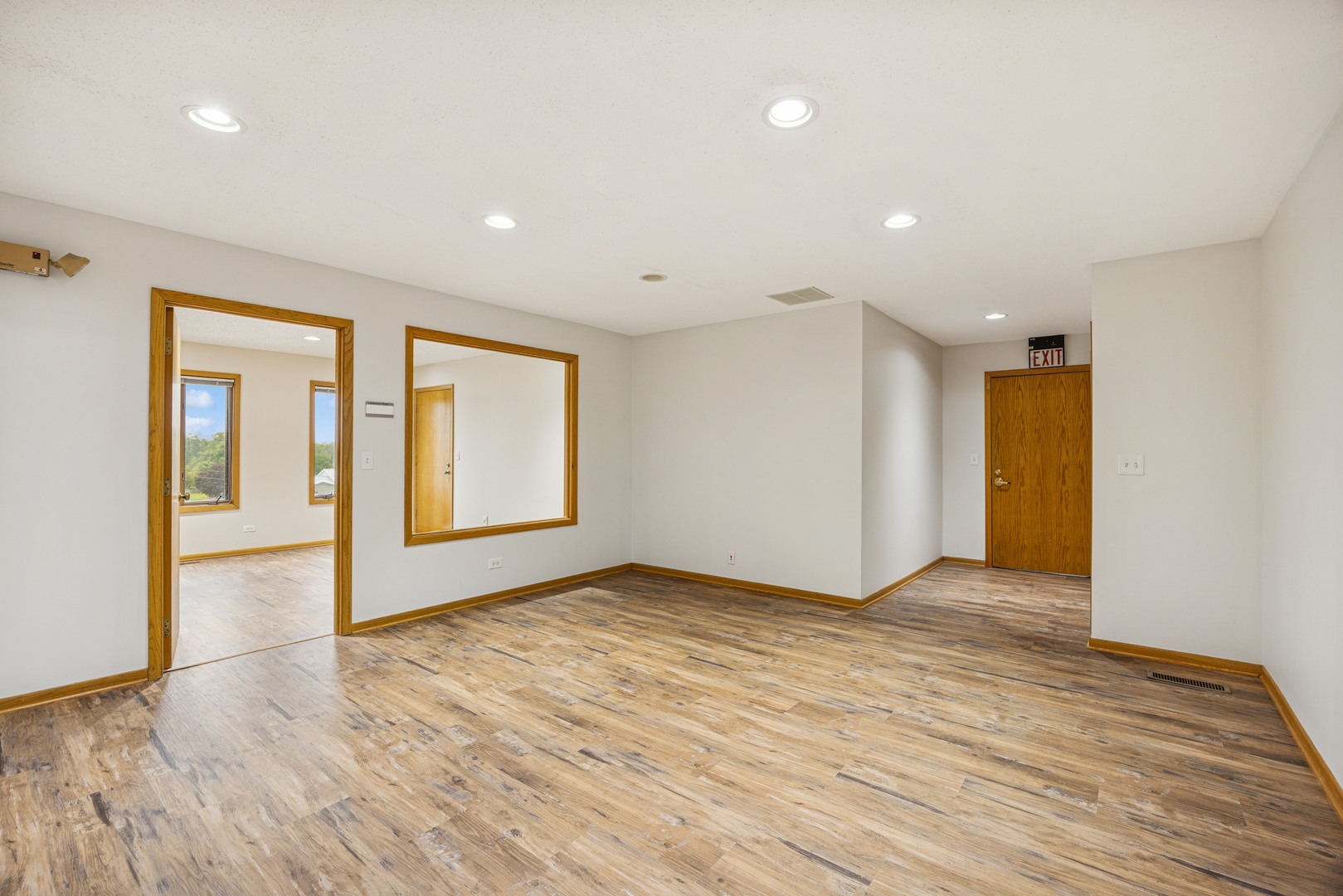 2050 Larkin Ave Property Photo 10