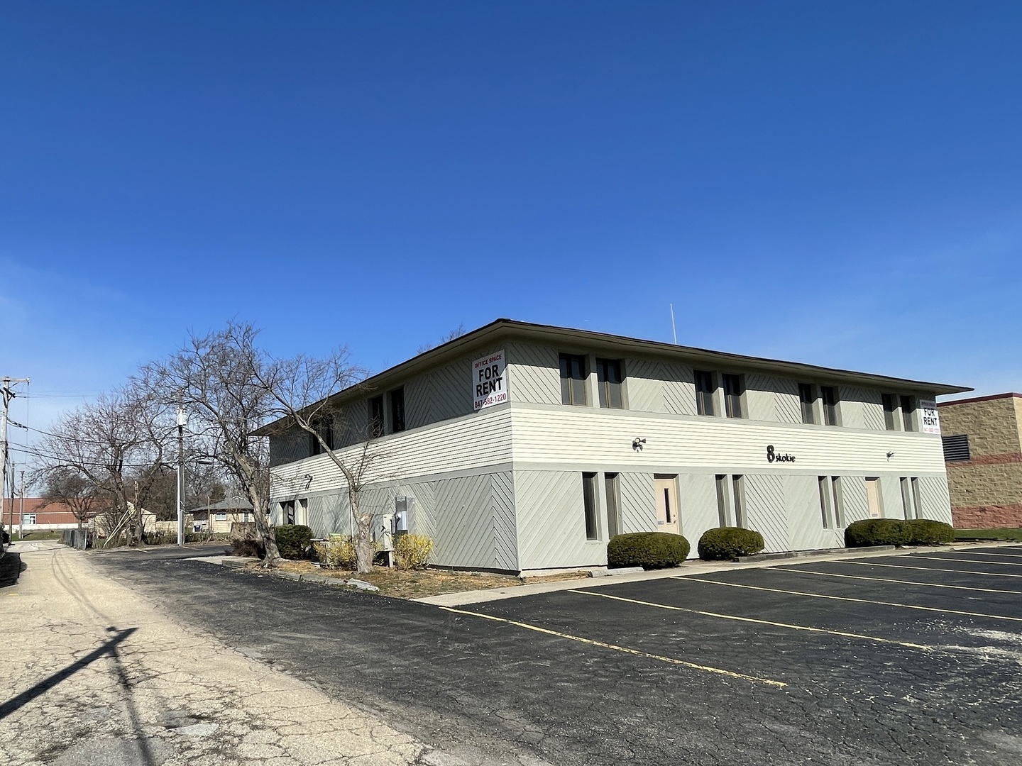 8 N Skokie Highway Property Photo 7