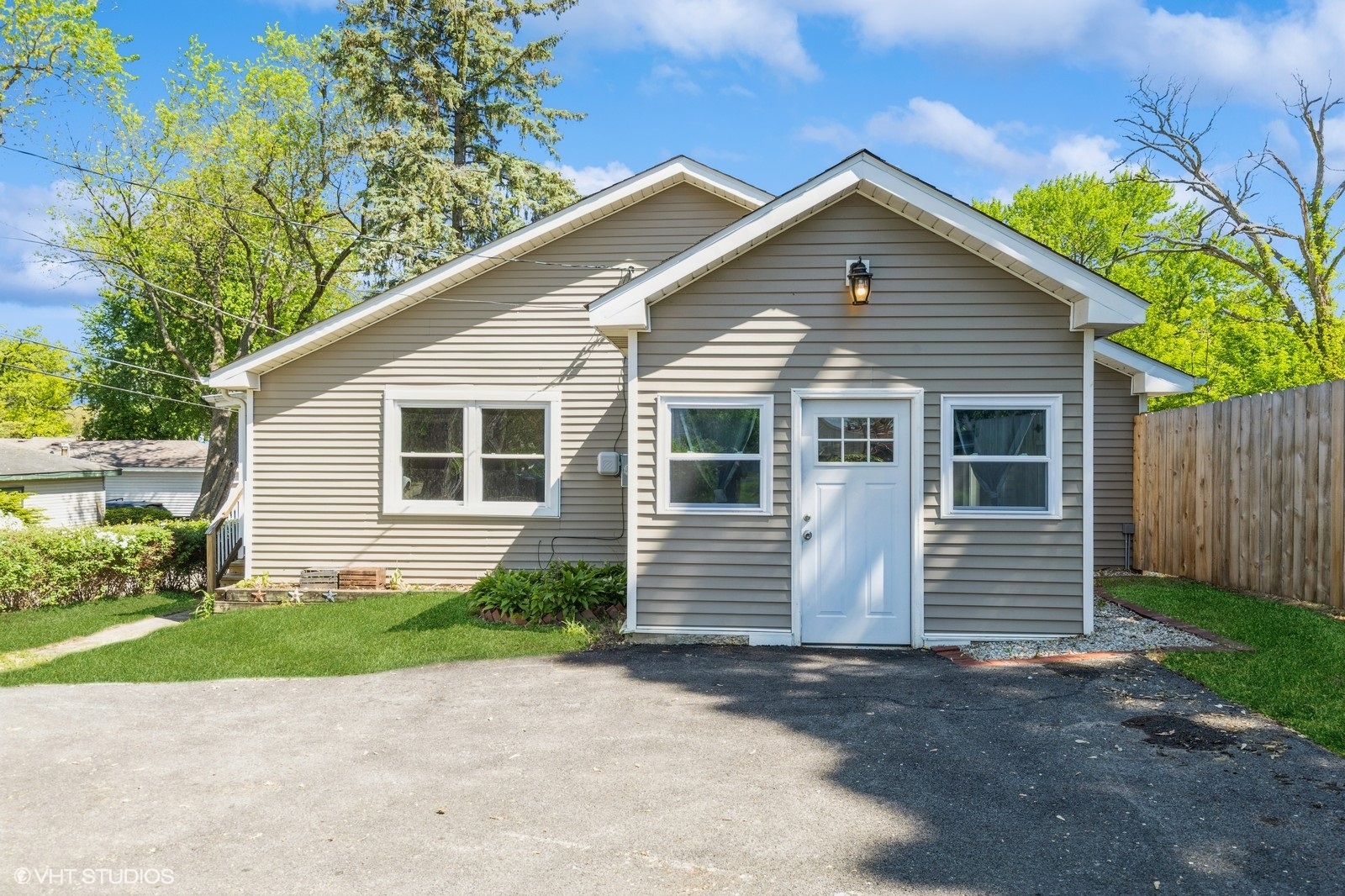 35611 N Grove Avenue Property Photo 1