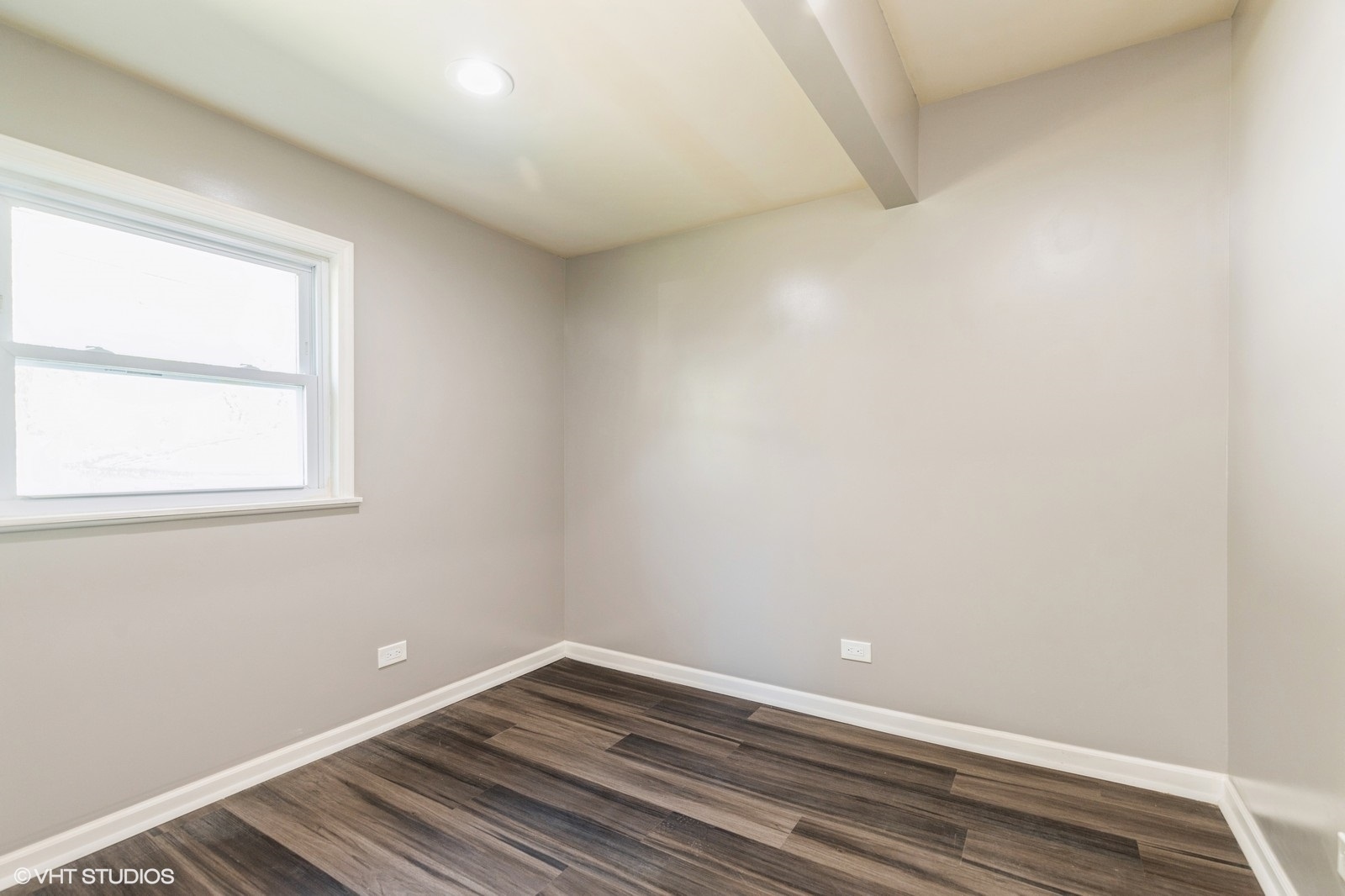 35611 N Grove Avenue Property Photo 11