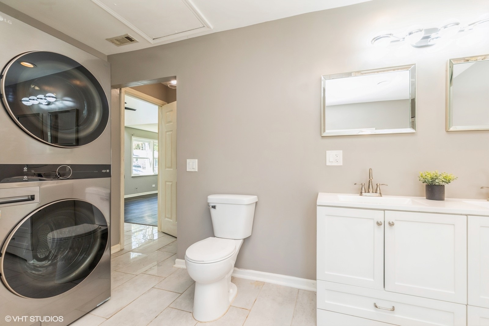 35611 N Grove Avenue Property Photo 14