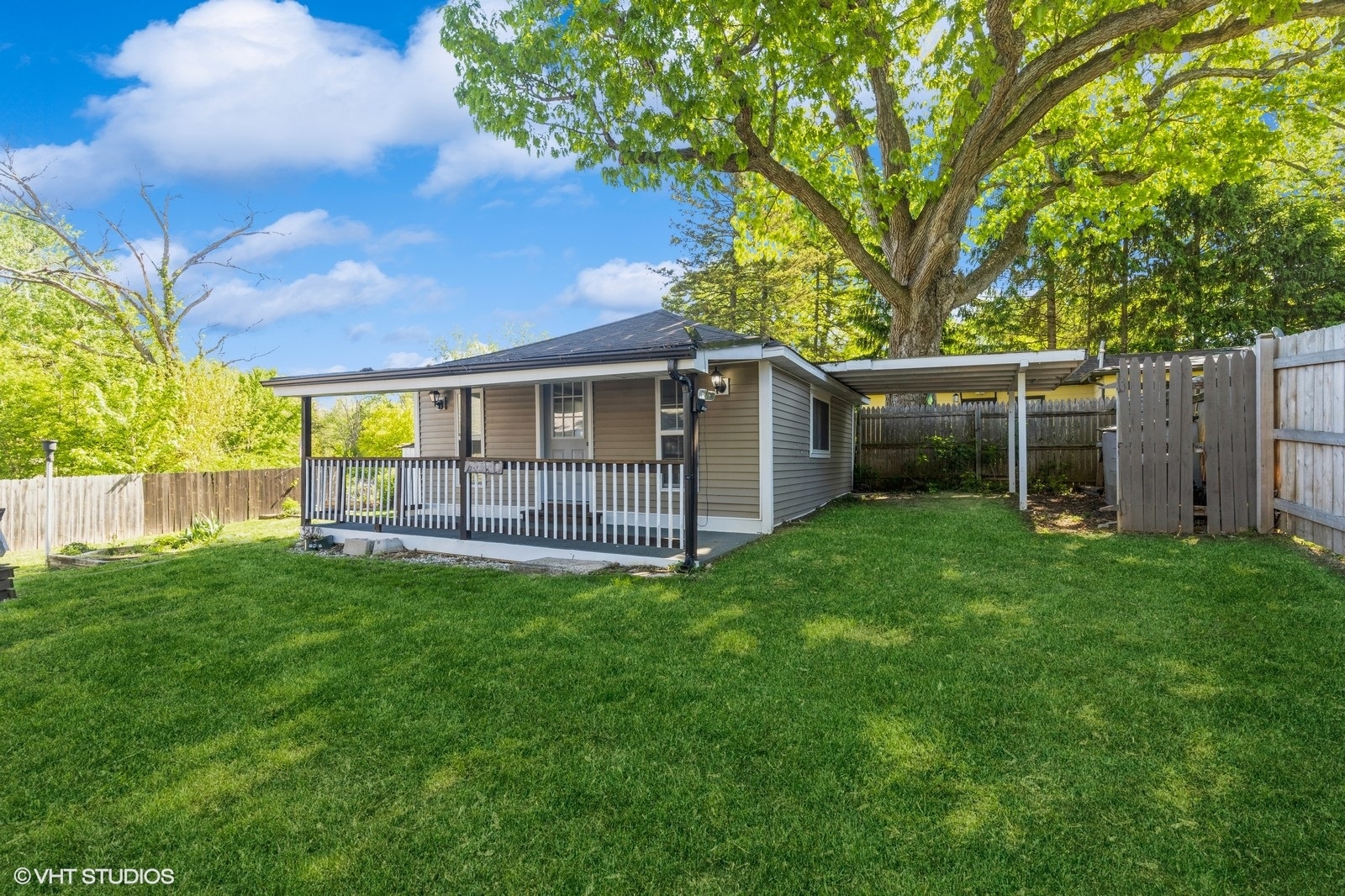 35611 N Grove Avenue Property Photo 16