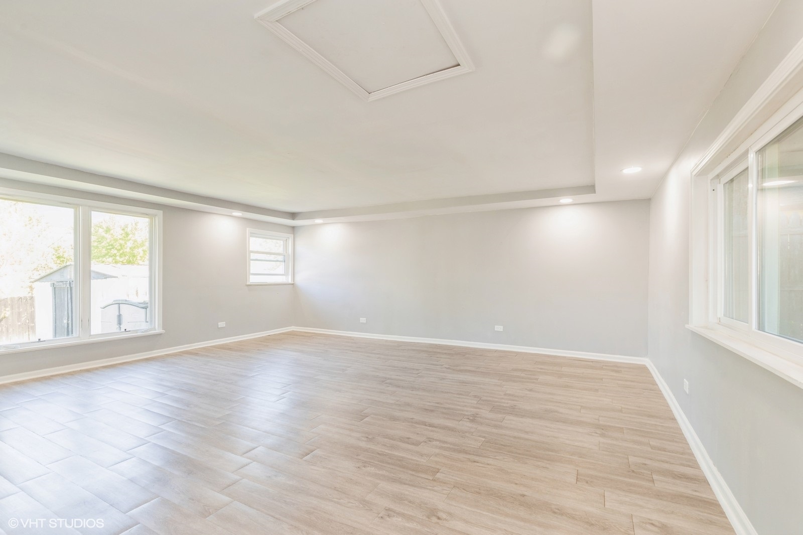 35611 N Grove Avenue Property Photo 17