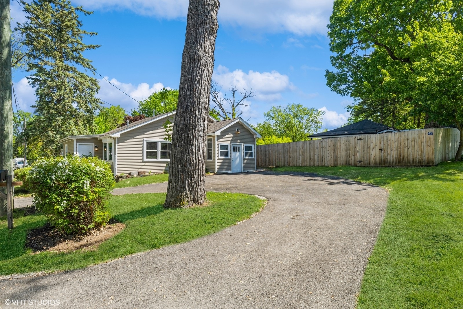 35611 N Grove Avenue Property Photo 20