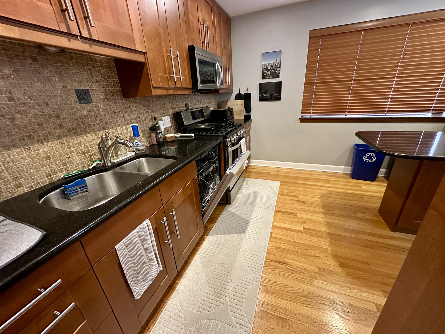 1651 N Dayton St Property Photo 3