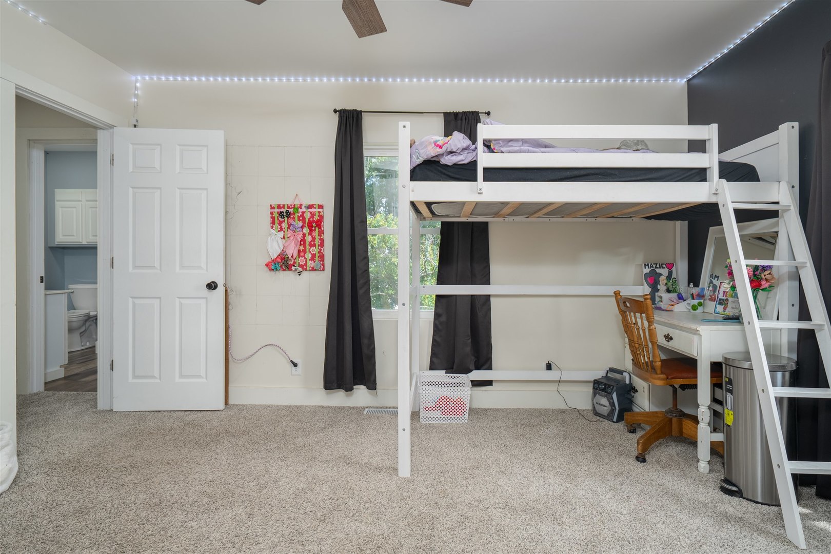 17469 N 300 E Rd Property Photo 17